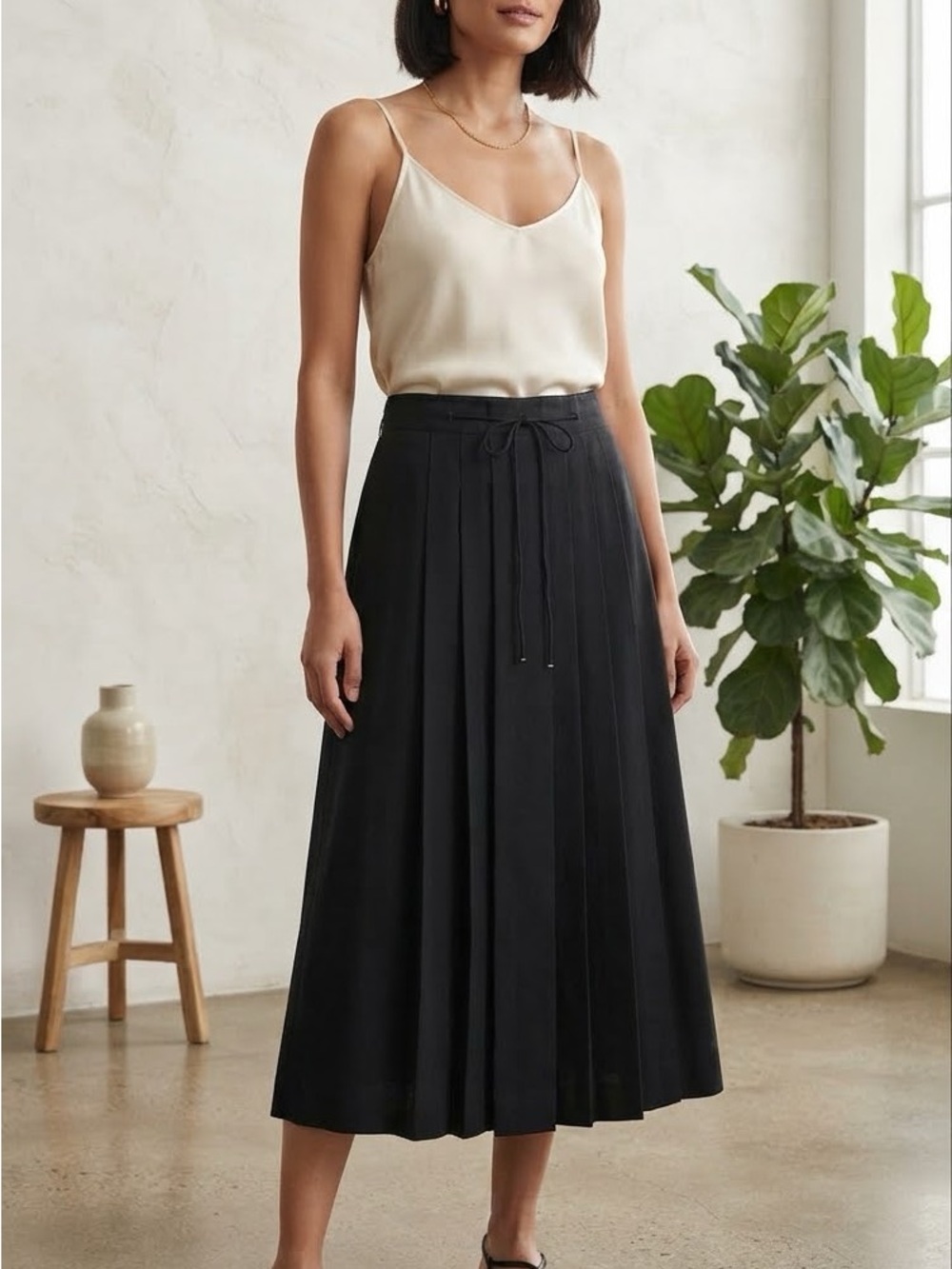 Black Women's Pleated Maxi Skirt - Lightweight Everyday Style